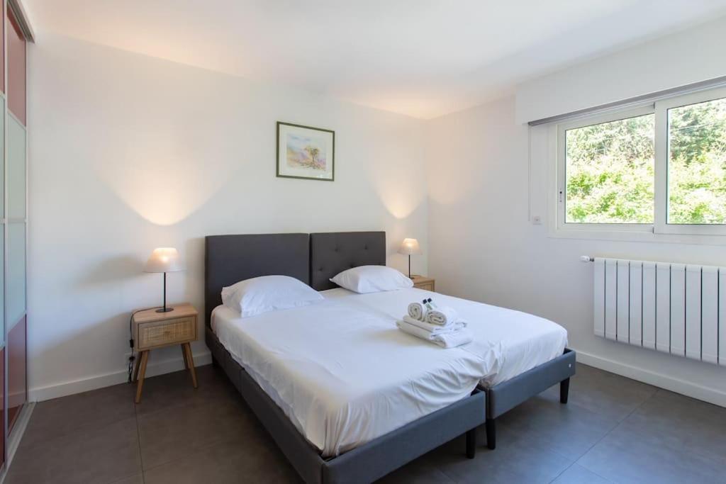 شقة C9 - 2 Bdr 10 Min Palais Festivals & Sea - Ac, Parking & Balcony كان المظهر الخارجي الصورة